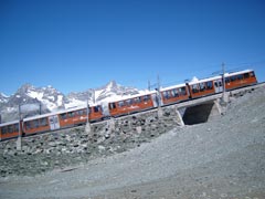 Die Gornergratbahn kurz vor dem Gipfel